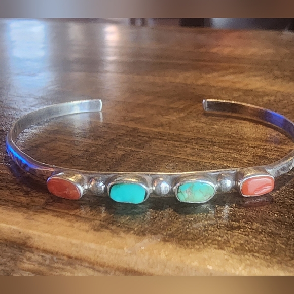 Dainty sterling silver multi stone cuff bracelet. - Picture 4 of 4